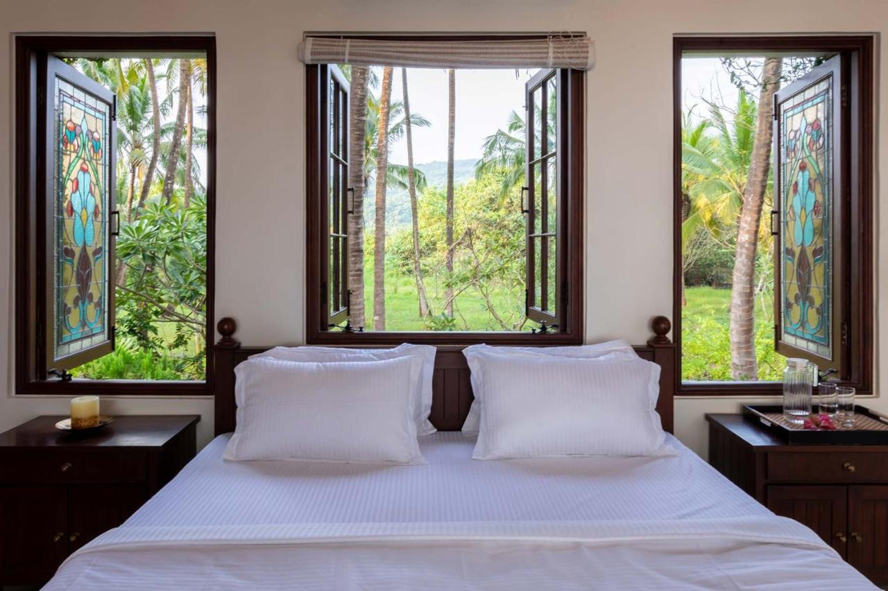 Casa Del Mer By Stayvista - Nearby Beach With, Sea-View Rooms & Coconut Farm Алібаґ Екстер'єр фото